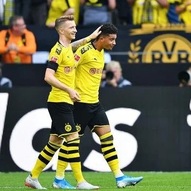 爱游戏官方网站-Uzi焦点对战，詹姆斯与40激战湖人分钟，出色防守胜负难料！的简单介绍-爱游戏官方网站